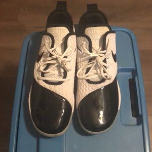 I’m selling size 9.5 shoes